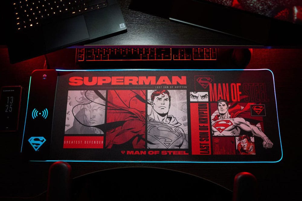 DC Comics Mousepad with Mobile Charger Superman - MangaShop.ro