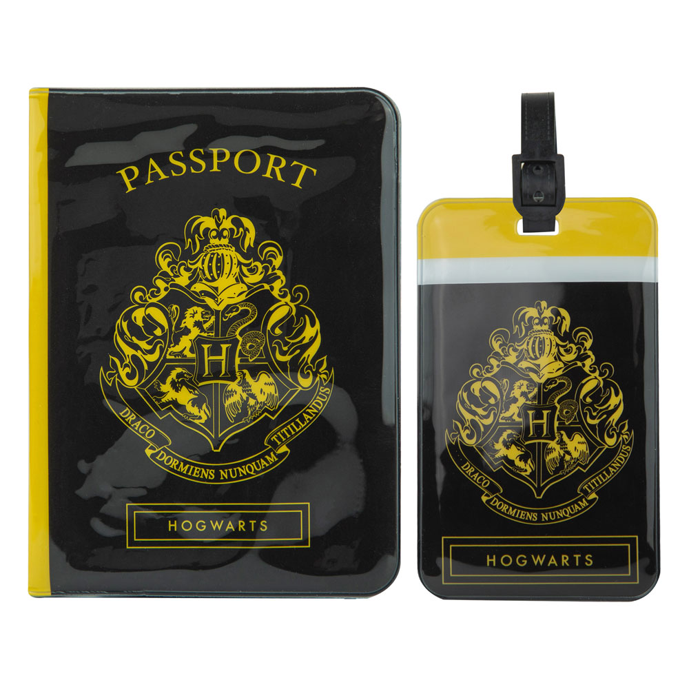 Harry Potter Passport Case & Luggage Tag Set Hogwarts - MangaShop.ro