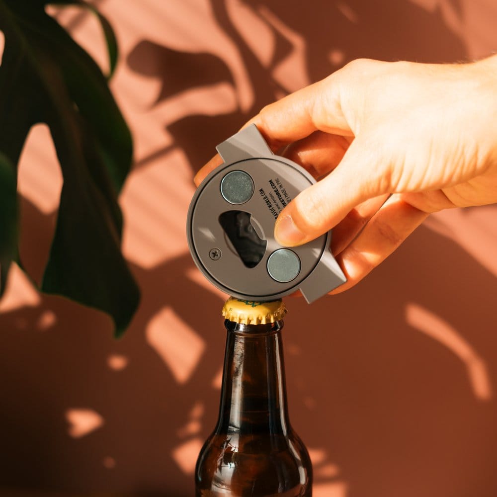 Jurassic Park Magnet with Bottle Opener 8 cm - MangaShop.ro