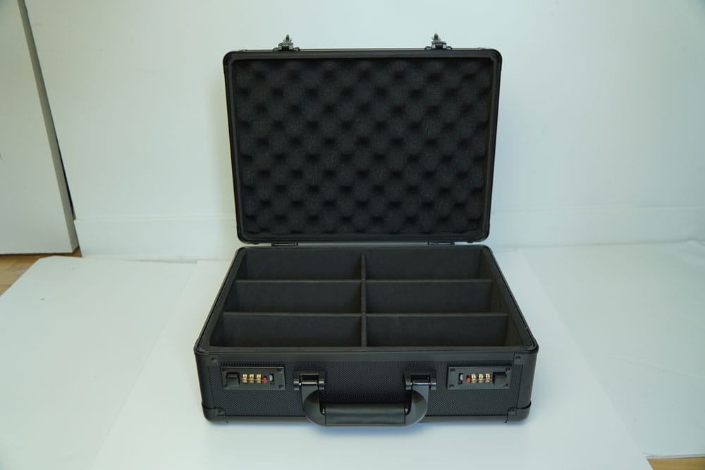 Evoretro Trading Card Suitcase Black - MangaShop.ro