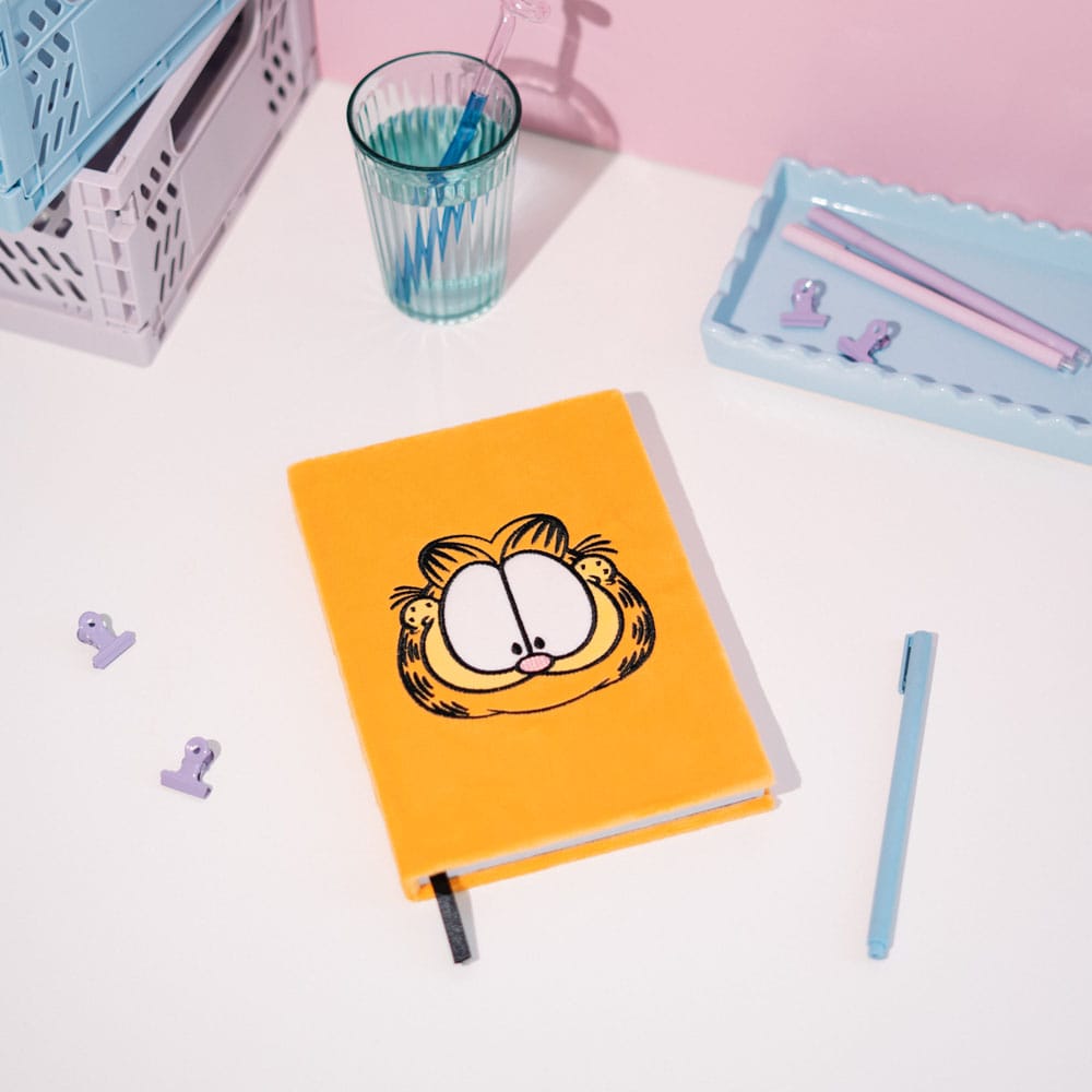 Garfield Premium Plush Notebook A5 - MangaShop.ro