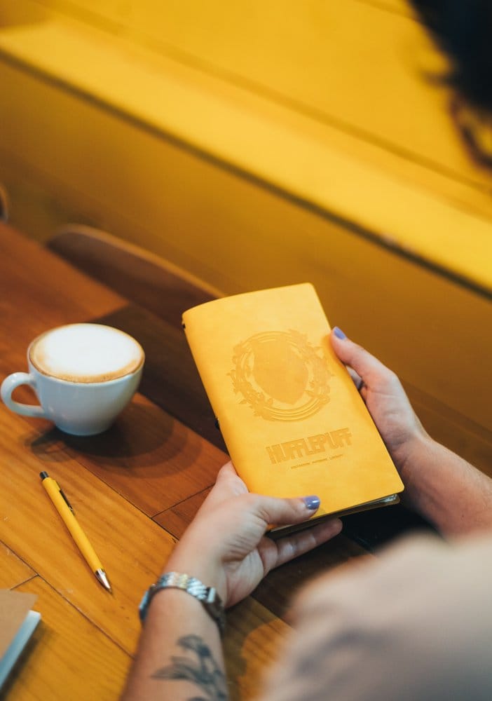 Harry Potter Travel Journal Hufflepuff 20 cm - MangaShop.ro