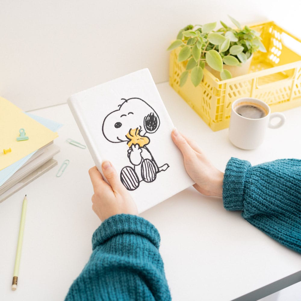 Peanuts Premium Plush Notebook A5 Snoopy - MangaShop.ro