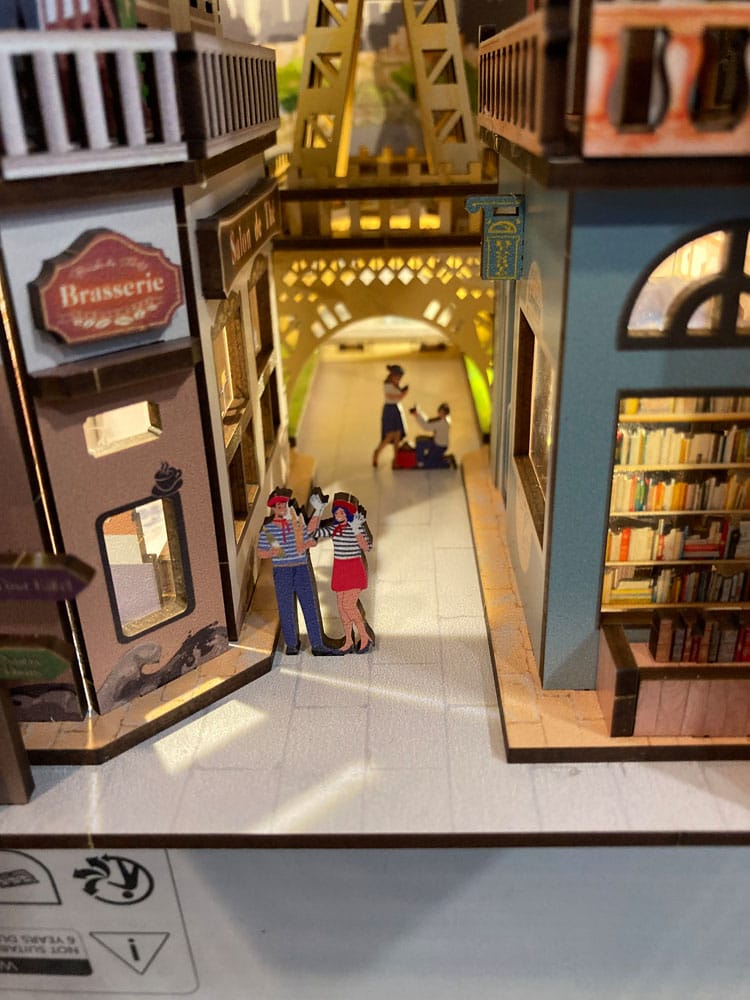 Paris Tiny Adventures Book Nook Mini Diorama 23 cm - MangaShop.ro