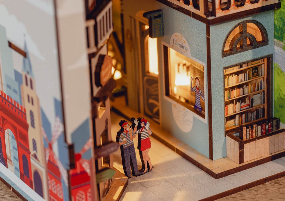 Paris Tiny Adventures Book Nook Mini Diorama 23 cm - MangaShop.ro
