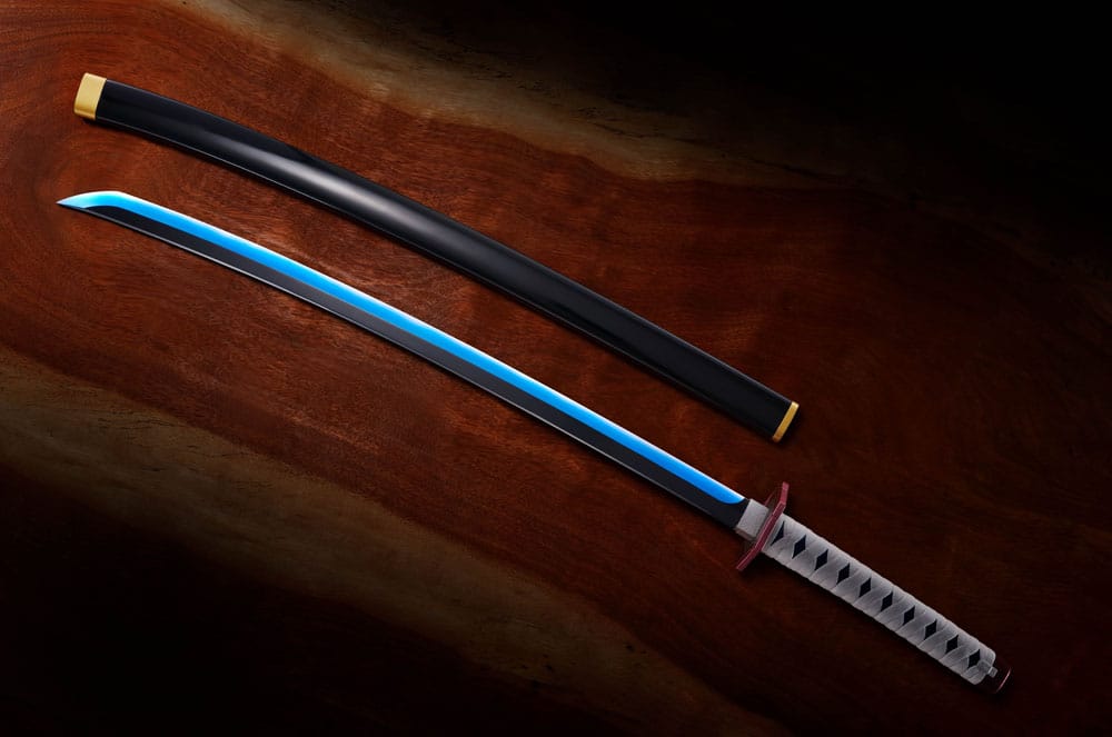 Demon Slayer: Kimetsu no Yaiba Proplica Replica 1/1 Nichirin Sword (Giyu Tomioka) 95 cm - MangaShop.ro