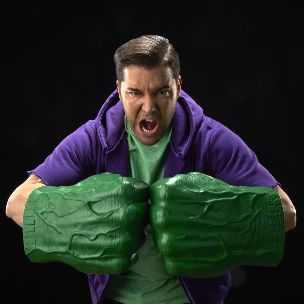 The Incredible Hulk Marvel Legends Premium Roleplay Fists - MangaShop.ro