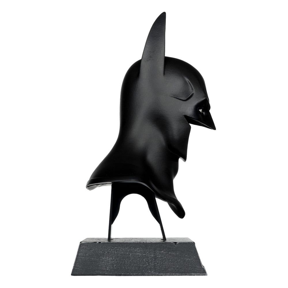 Batman: Arkham Asylum DC Direct Mini Replica 1/3 Batman Cowl 19 cm - MangaShop.ro