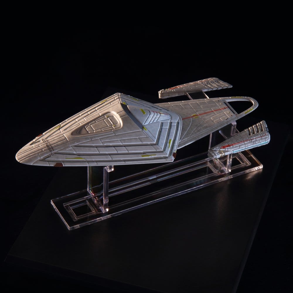Star Trek Library Die-Cast U.S.S. Voyager NCC-74656-J 10 cm - MangaShop.ro